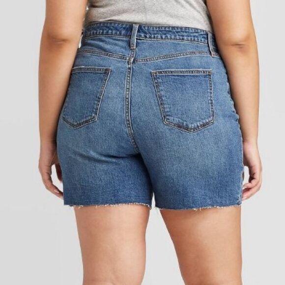 Universal Thread High Rise Boyfriend Jean Shorts Size 20W NWT - Picture 2 of 9